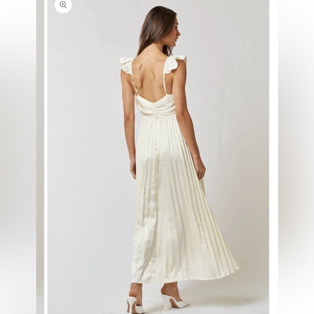 New PRETTY LITTLE SISTER SZ md Giselle Pleated Satin Maxi Dress - Picture 4 of 10